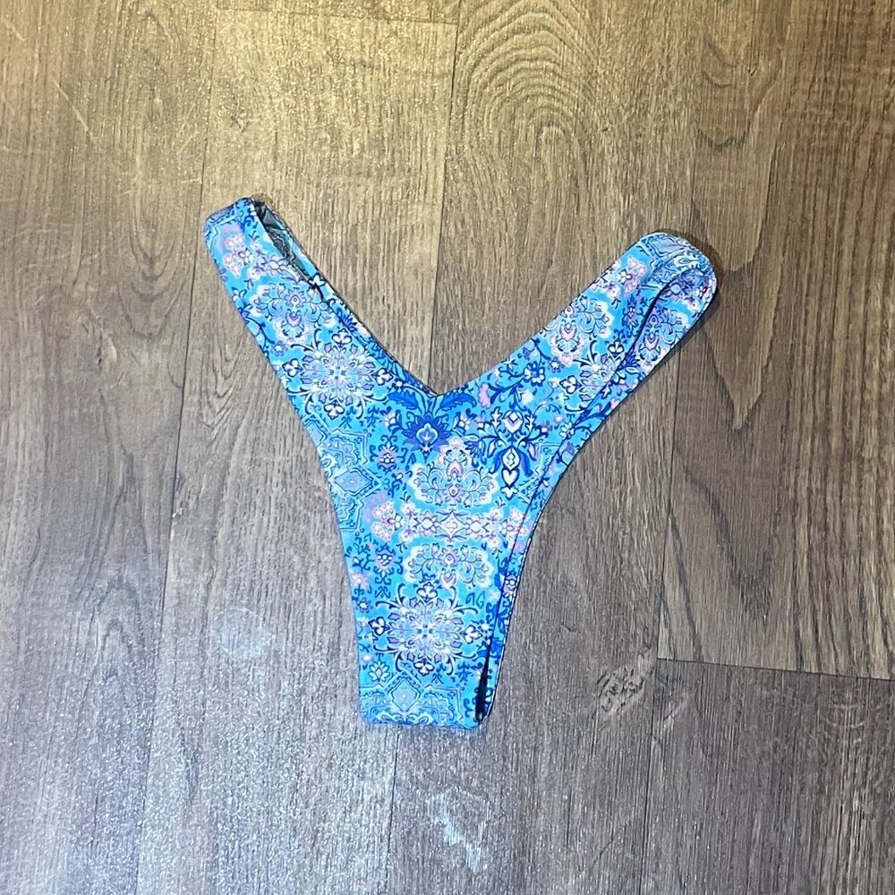 Kulani Kinis - Y Cheeky Bikini Bottom - Santorini - Extra Small